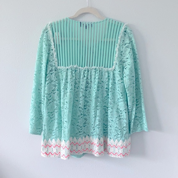 Hemant & Nandita Tie cardy/cape - Picture 7 of 7